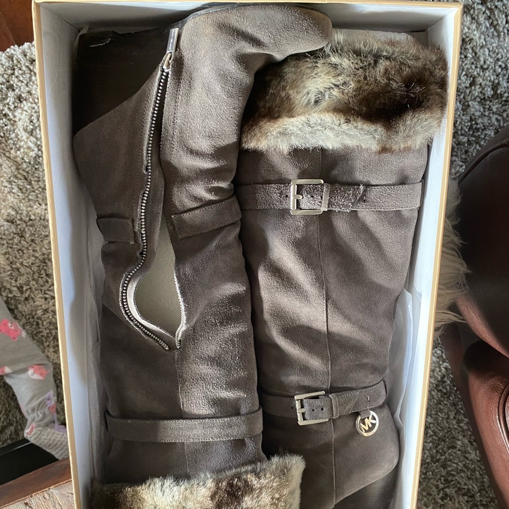 Micheal kors fuzzy long wedges boots